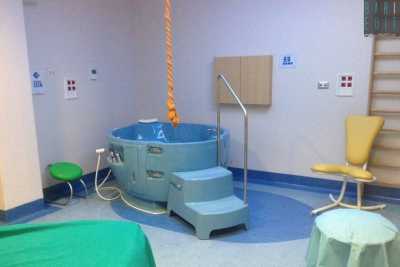Partorire "in acqua": a Bari ci sono sala e vasca, ma non funzionano dal 2012